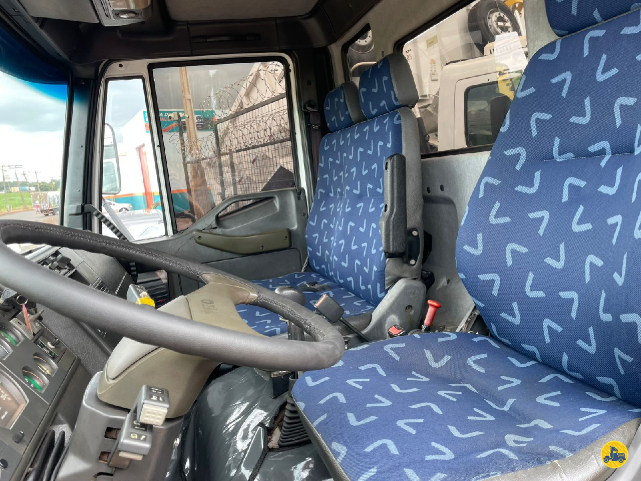 Foto 12 - Iveco Eurocargo 230E24 2011