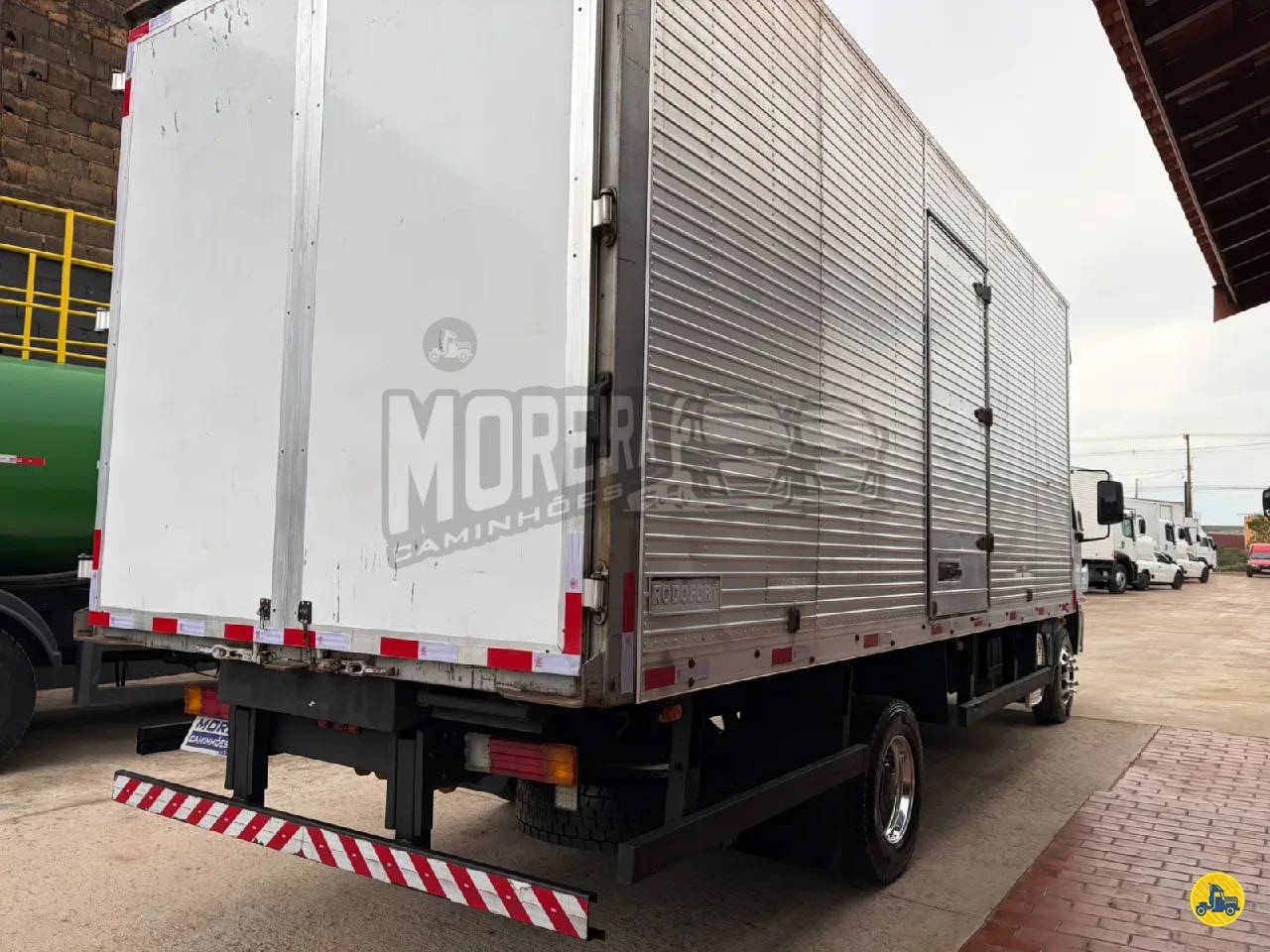 Foto 4 - Mercedes-Benz MB 1016 2012