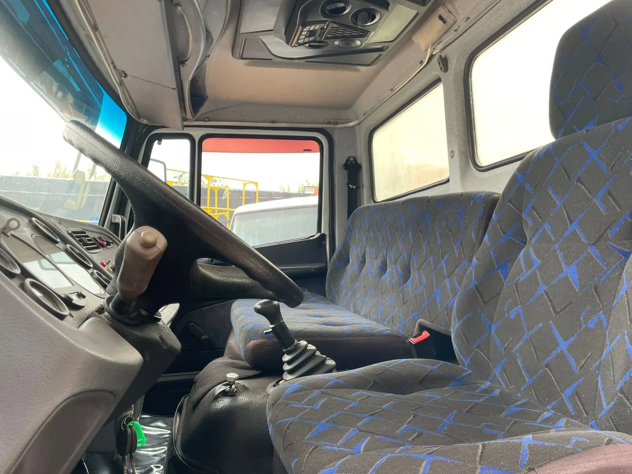 Foto 9 - Mercedes-Benz 1718 2012