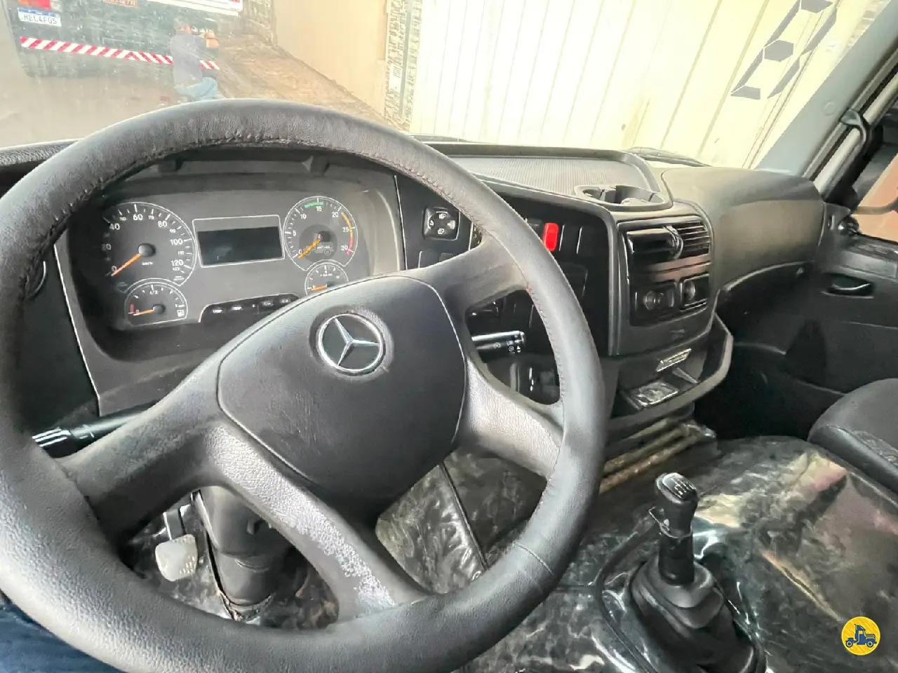 Foto 15 - Mercedes-Benz Atego 2426 2013