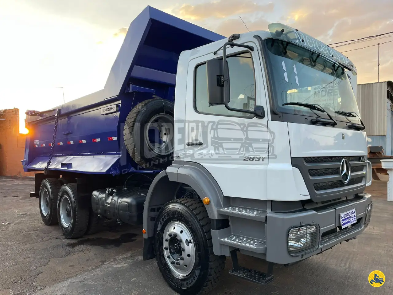 Foto 3 - Mercedes-Benz Axor 2831 2011