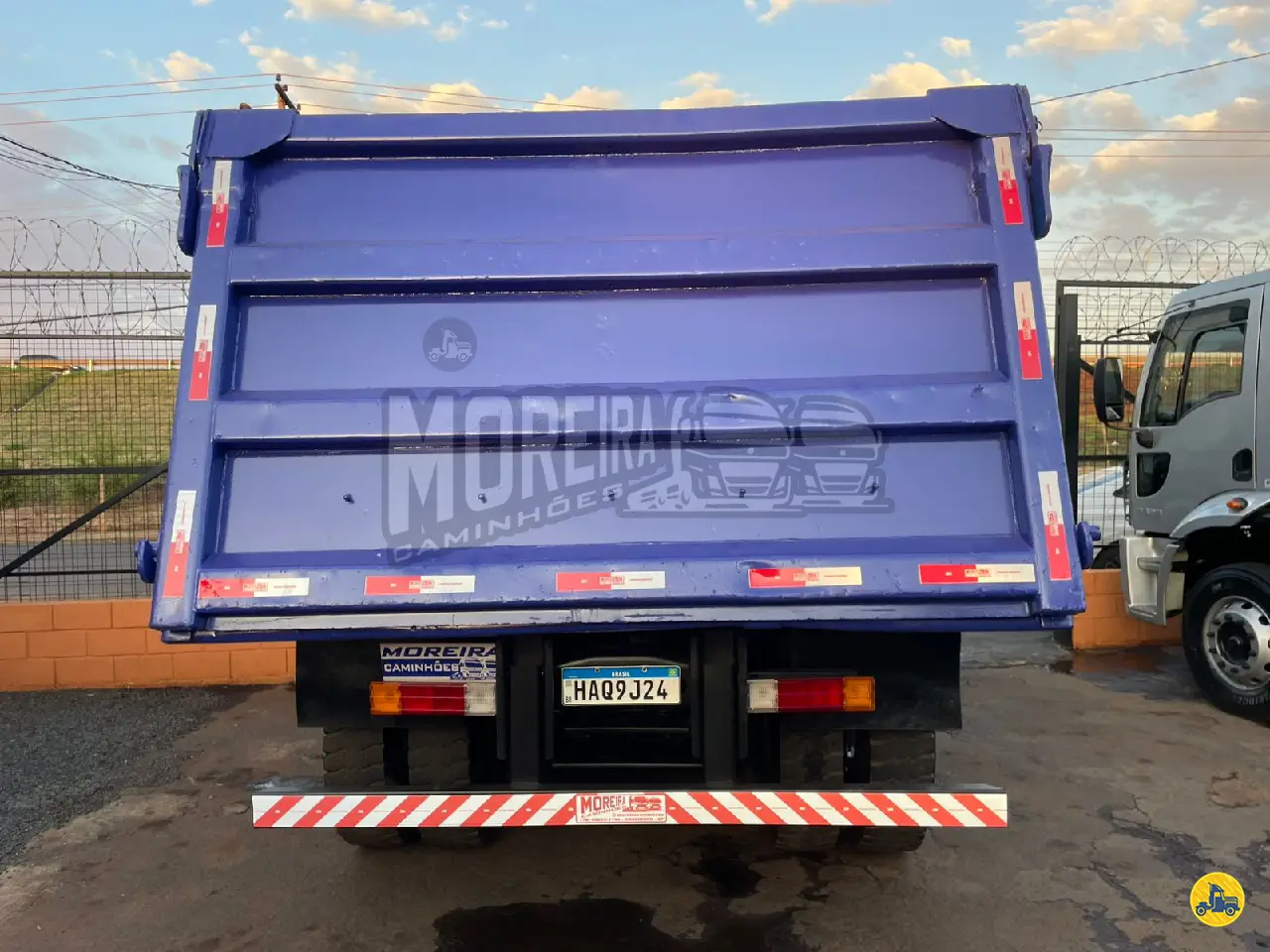 Foto 5 - Mercedes-Benz Axor 2831 2011