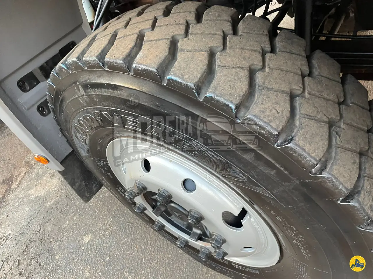 Foto 16 - Mercedes-Benz Axor 2831 2011