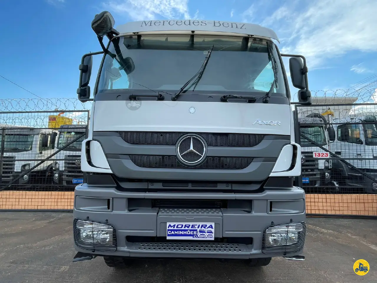 Foto 2 - Mercedes-Benz Axor 4144 2016