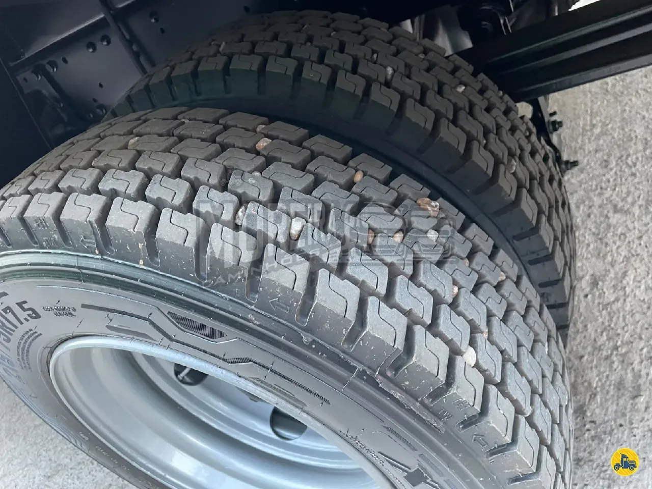 Foto 7 - Mercedes-Benz MB 815 2014
