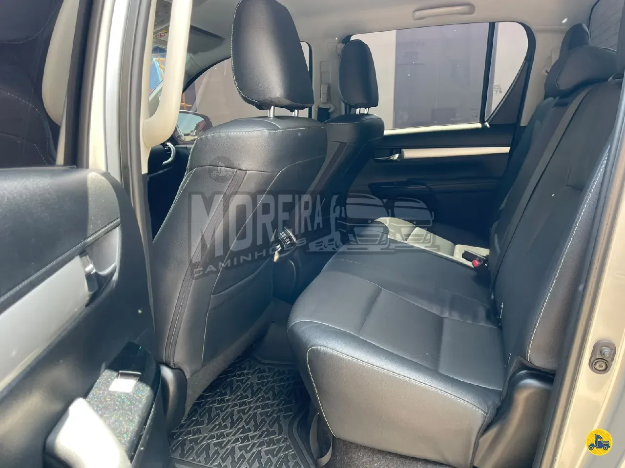 Foto 11 - Toyota Hilux 2.8 SRX 2024