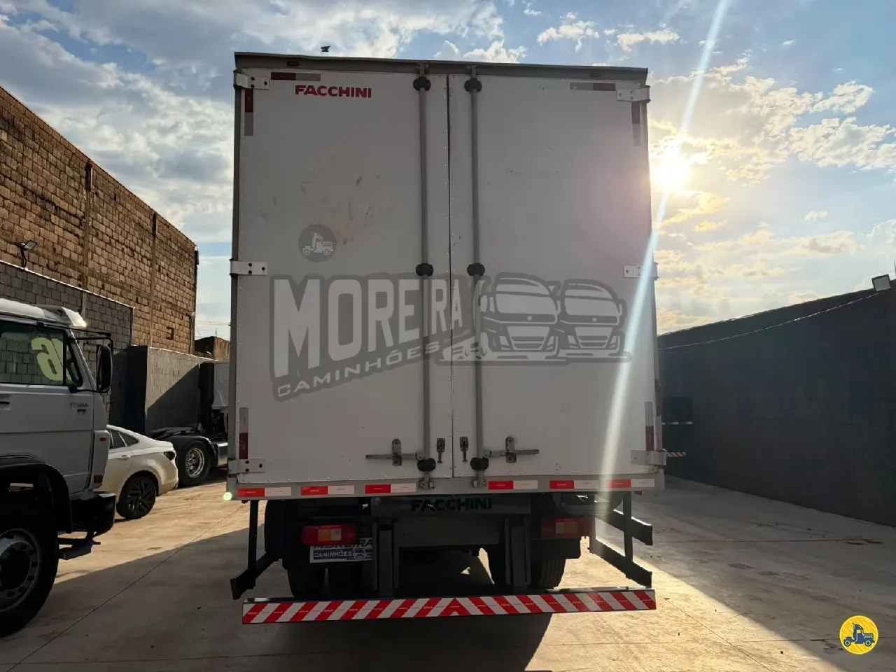 Foto 5 - Volvo VM 220 2018