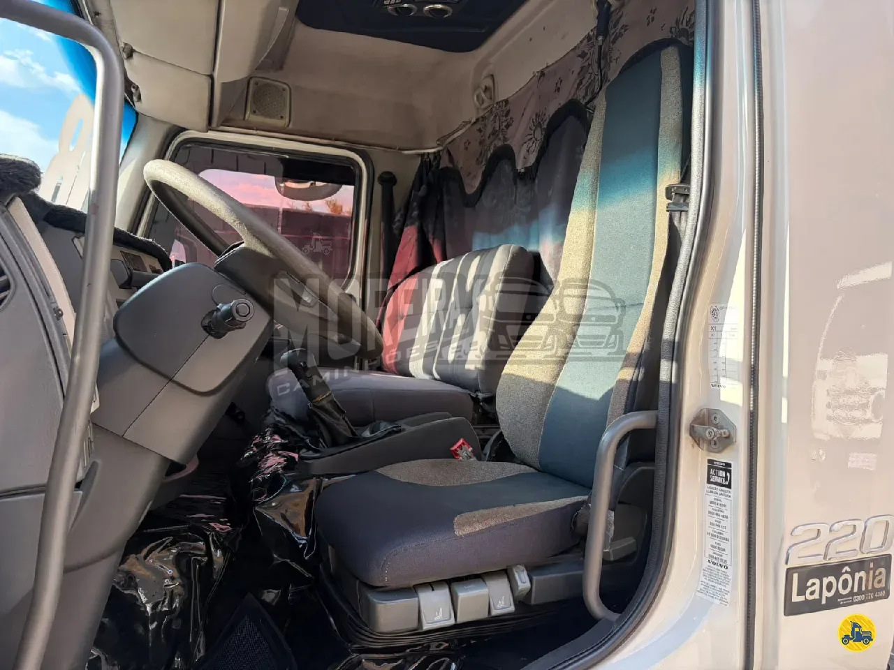 Foto 12 - Volvo VM 220 2018
