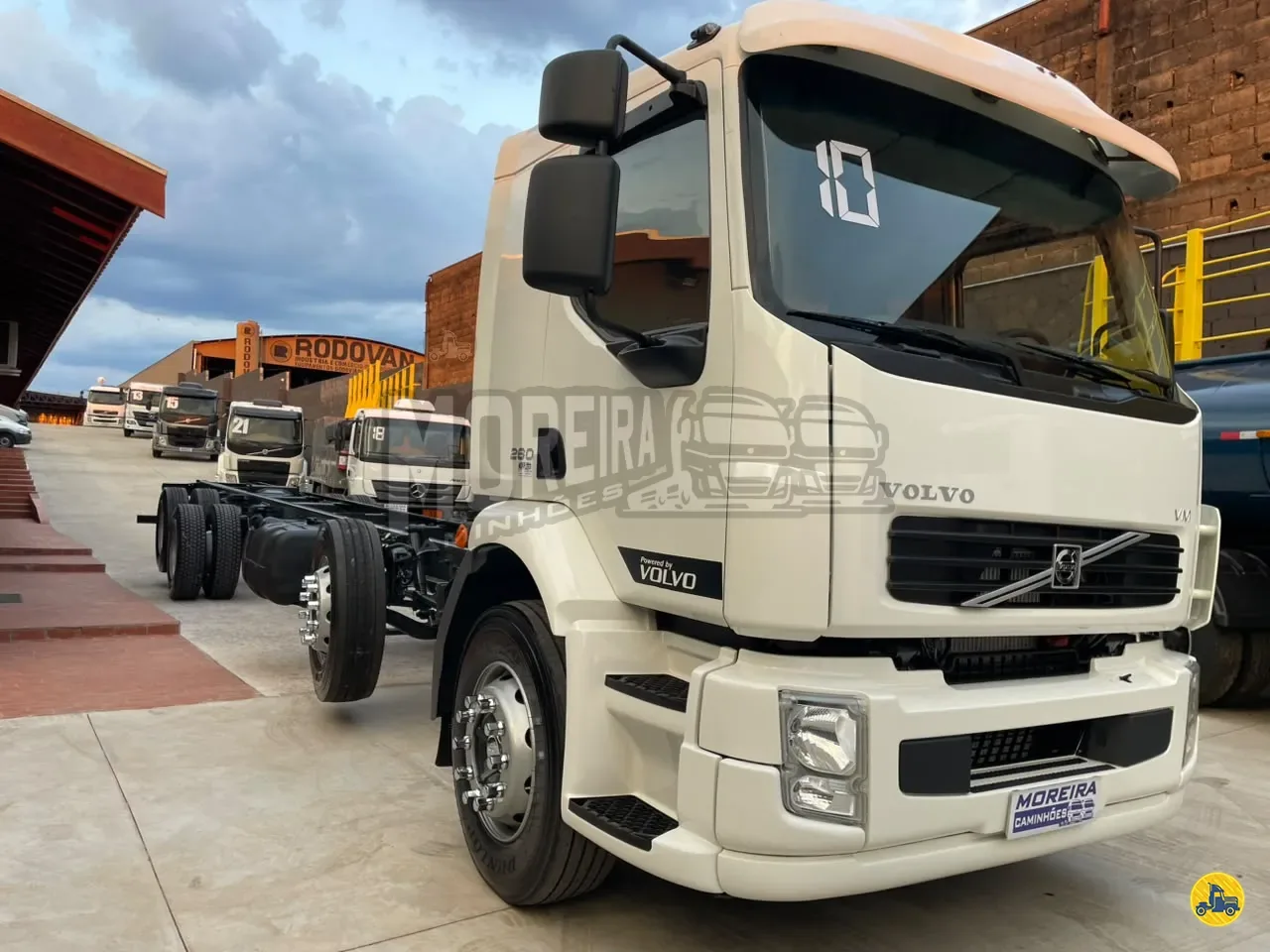 Foto 2 - Volvo VM 260 2010