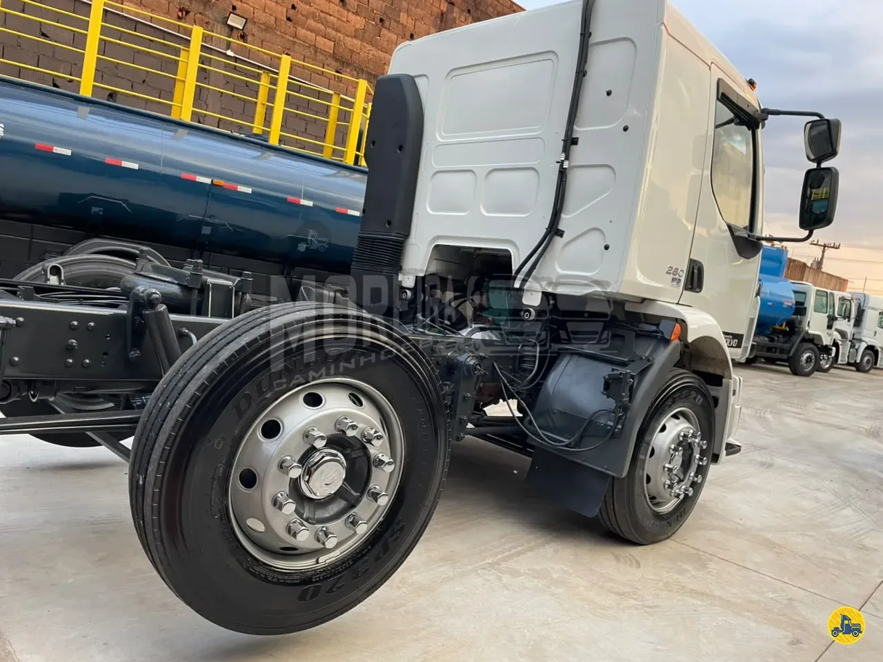 Foto 4 - Volvo VM 260 2010