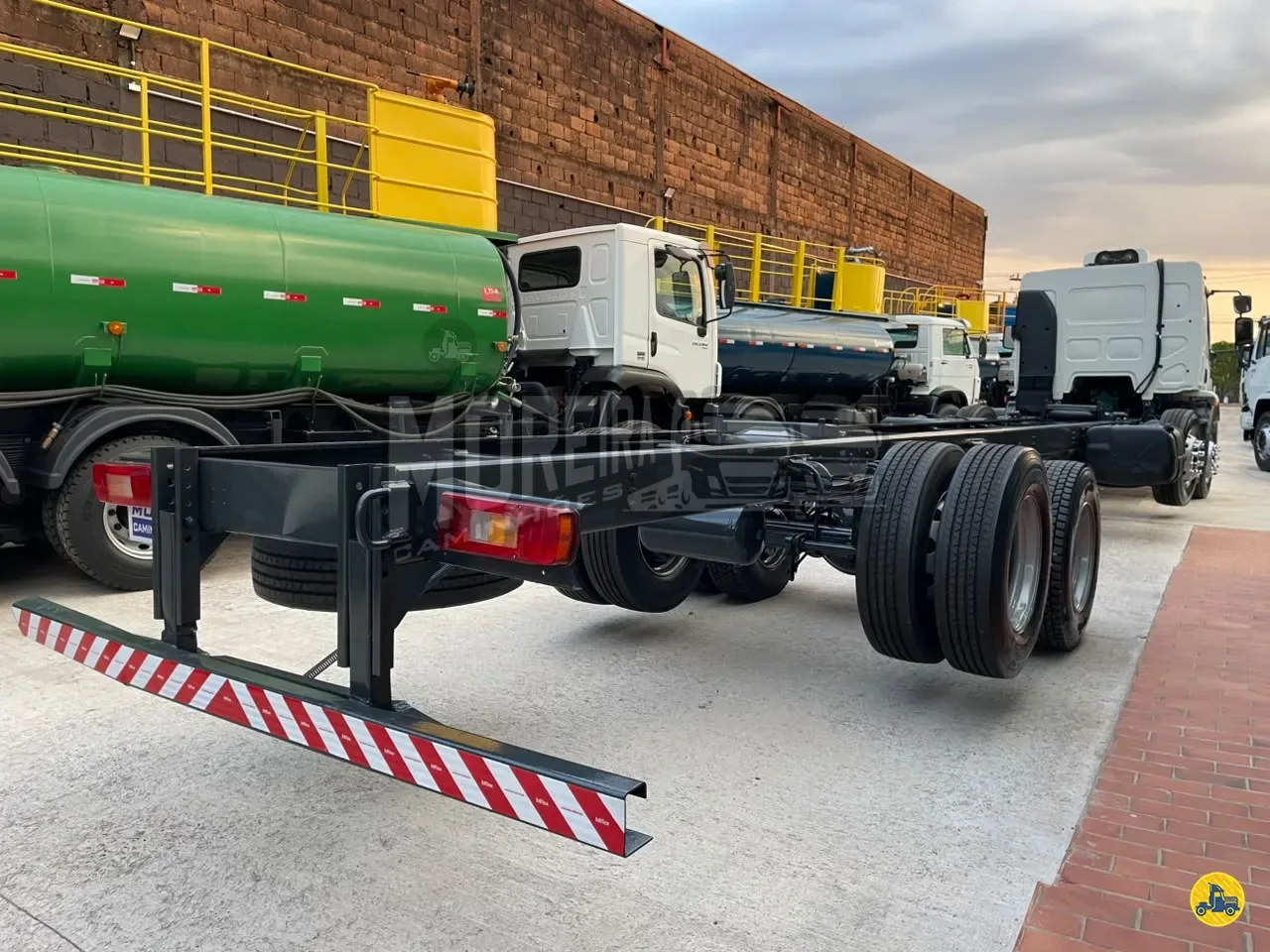Foto 5 - Volvo VM 260 2010