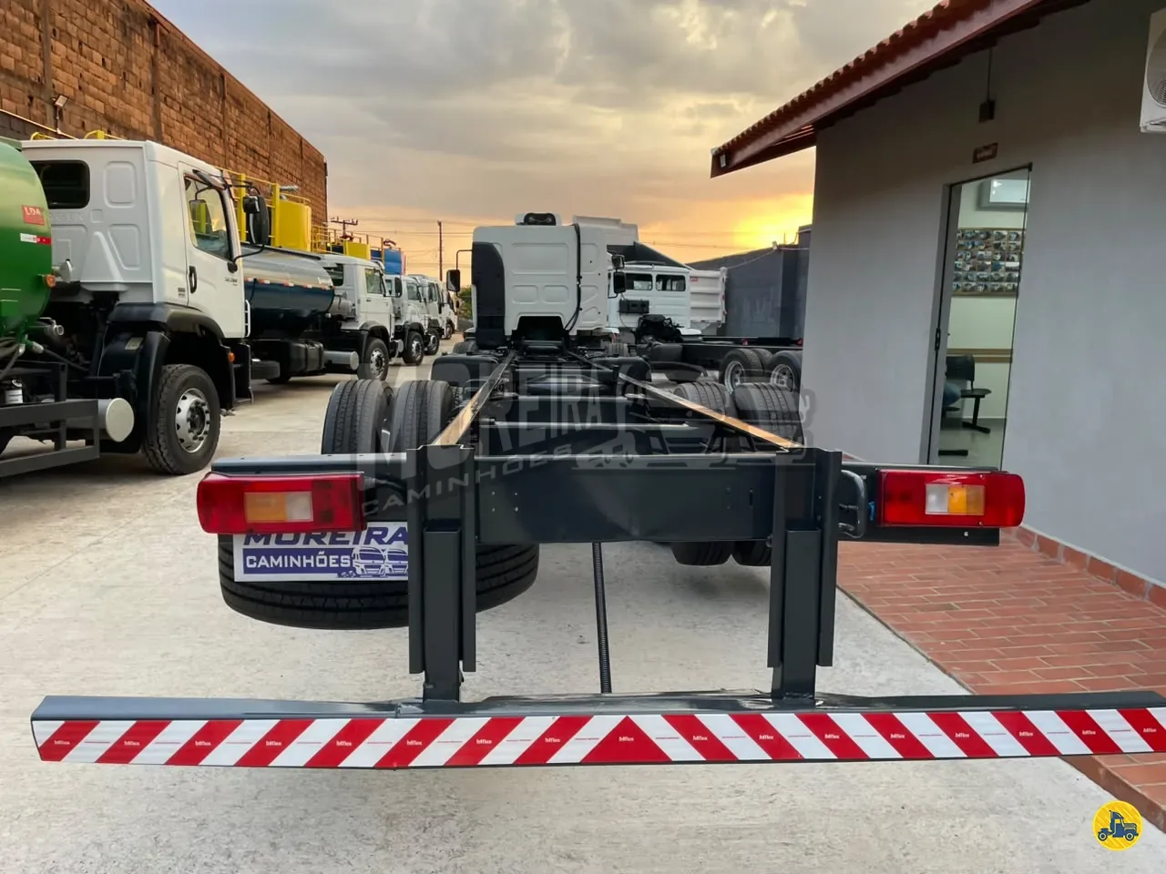 Foto 6 - Volvo VM 260 2010