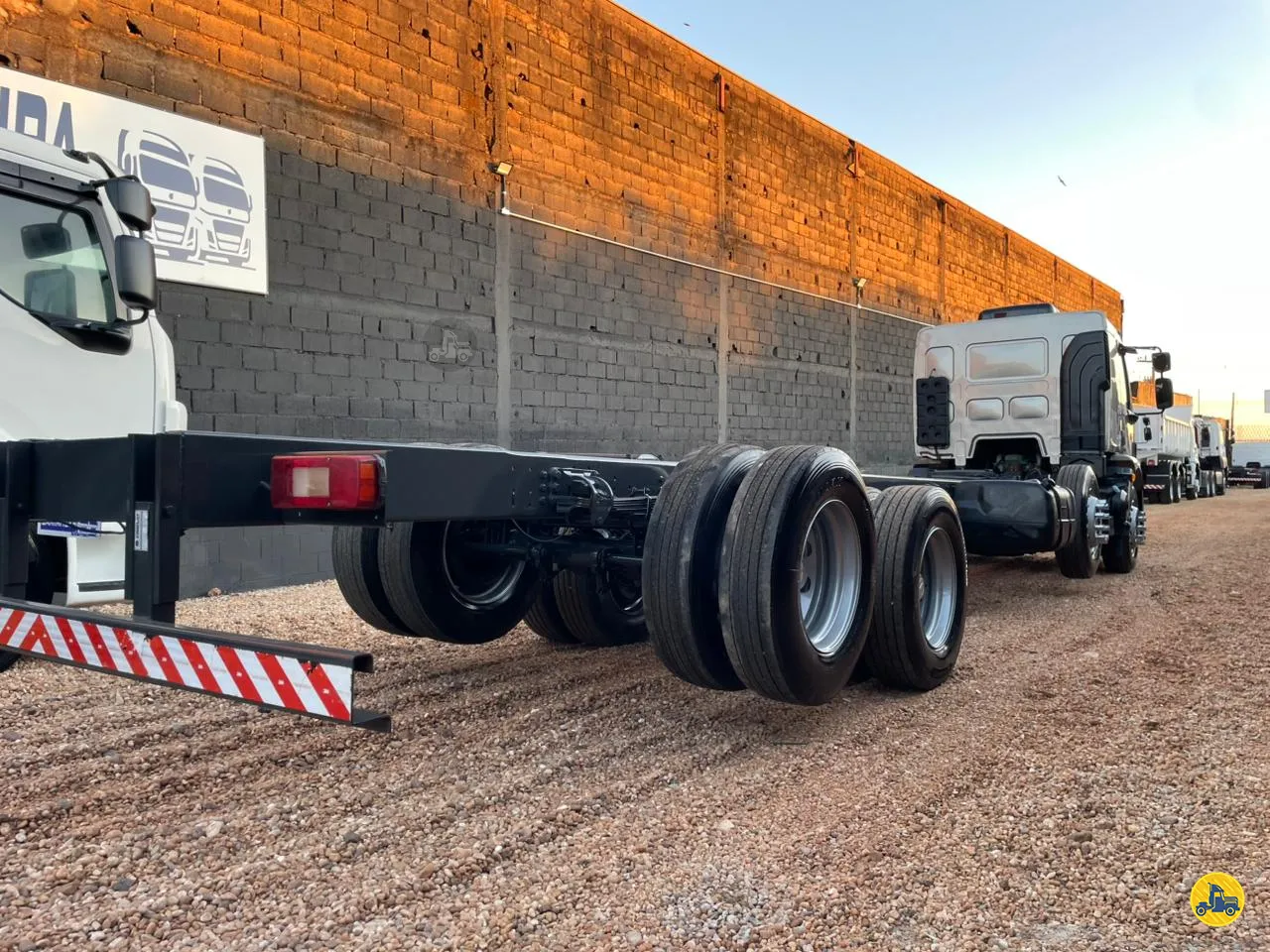 Foto 4 - Volvo VM 270 2015