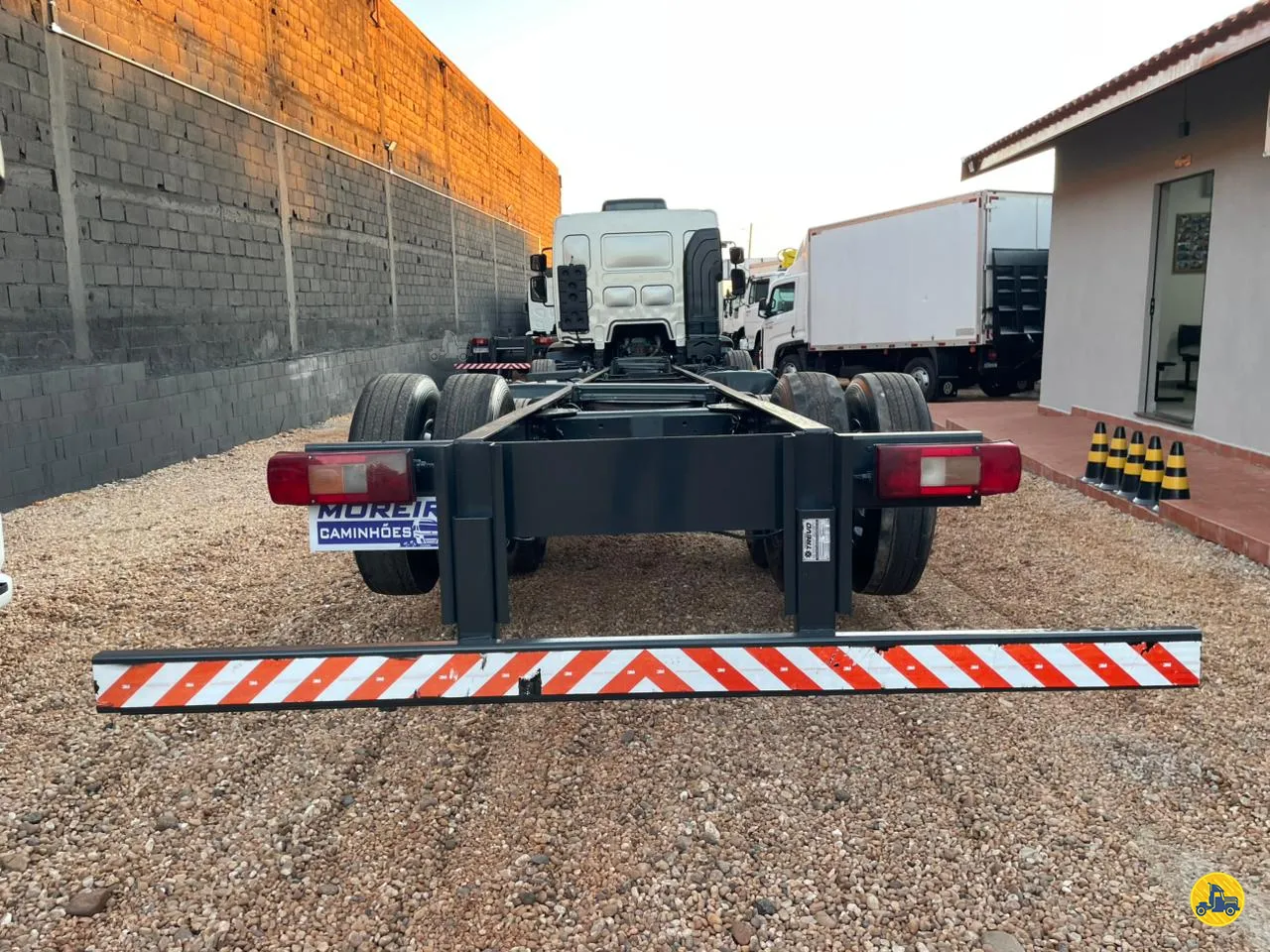 Foto 5 - Volvo VM 270 2015