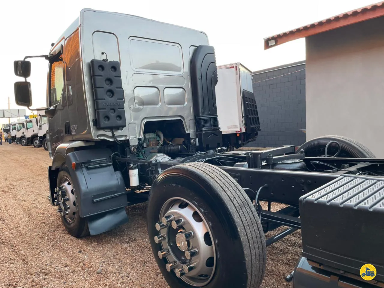 Foto 7 - Volvo VM 270 2015