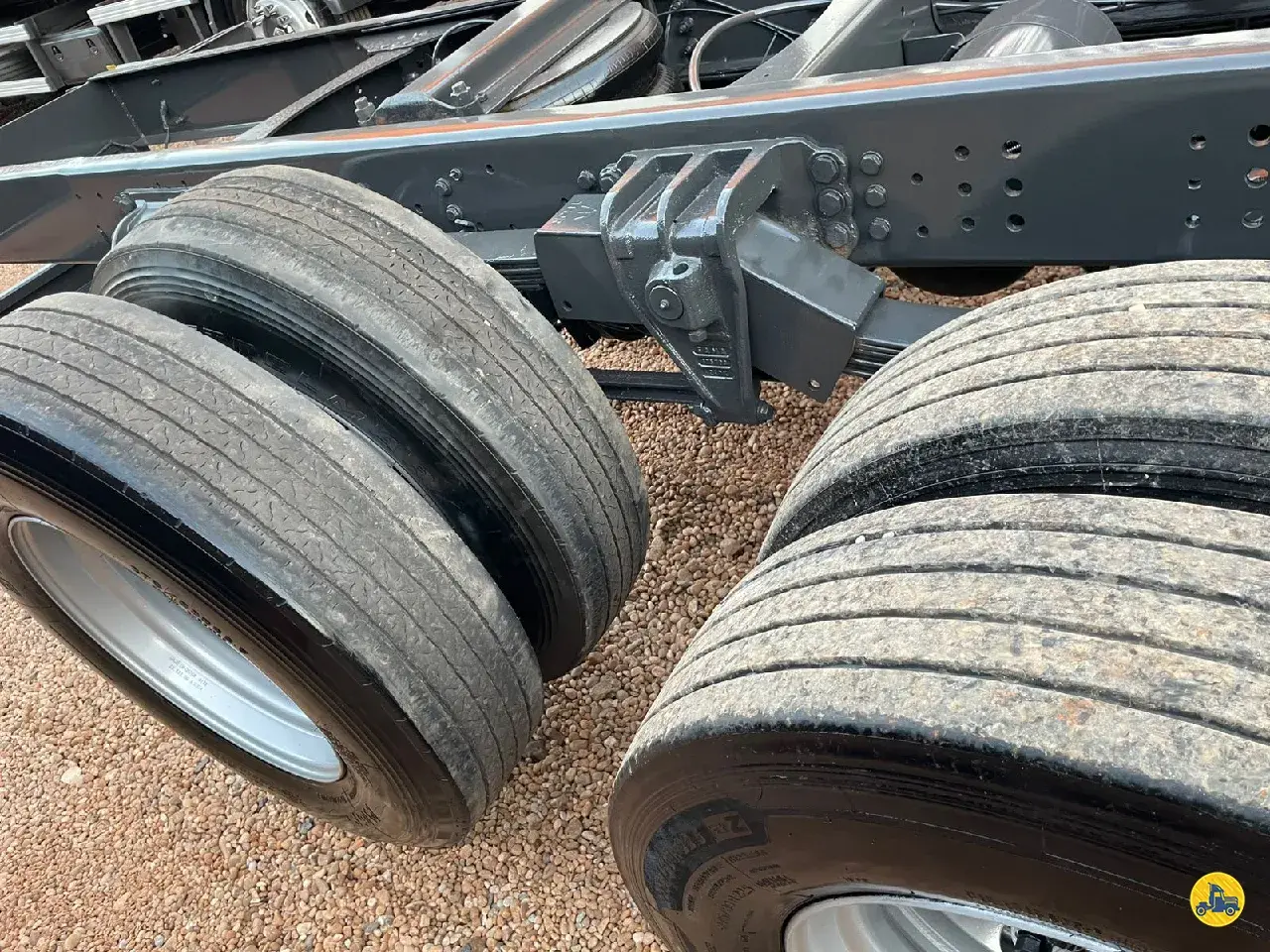 Foto 16 - Volvo VM 270 2015