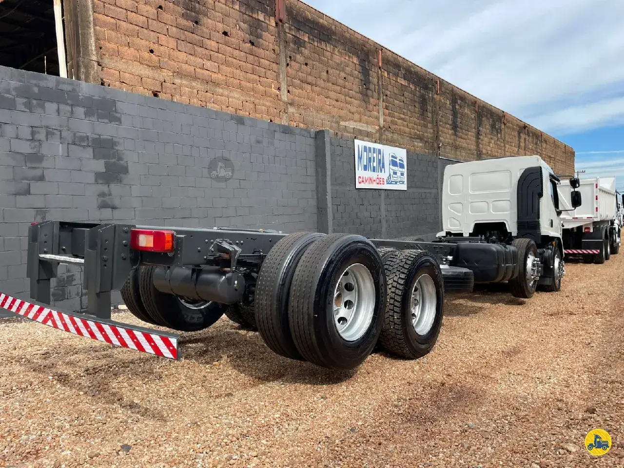 Foto 4 - Volvo VM 330 2021