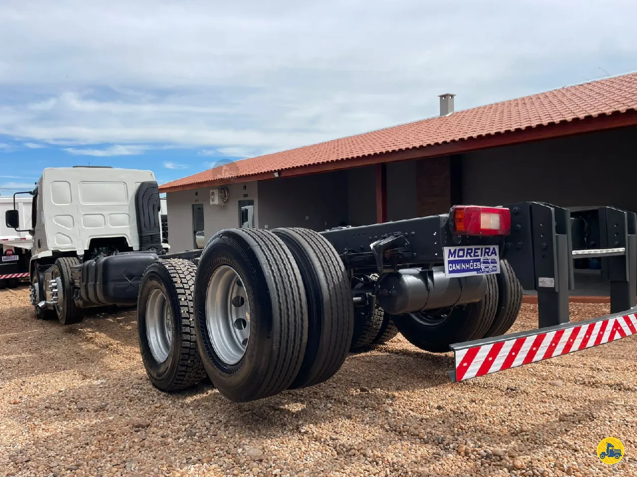 Foto 6 - Volvo VM 330 2021