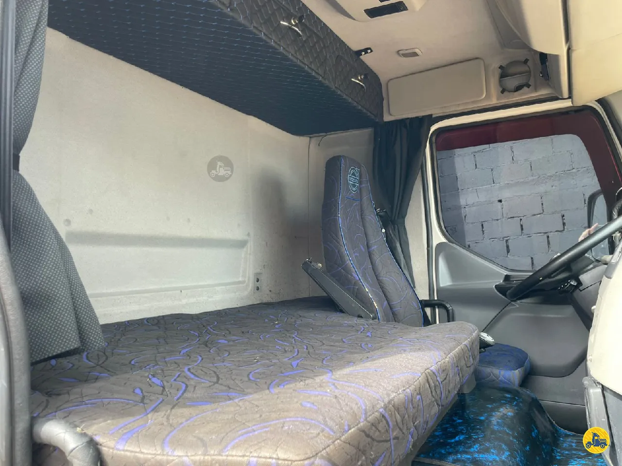 Foto 13 - Volvo VM 330 2021