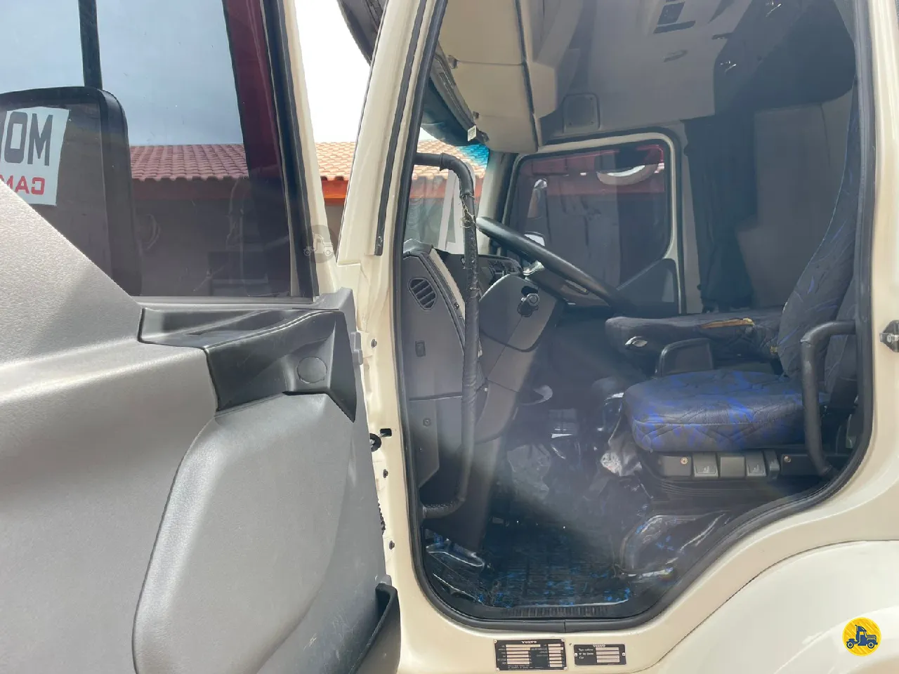 Foto 14 - Volvo VM 330 2021