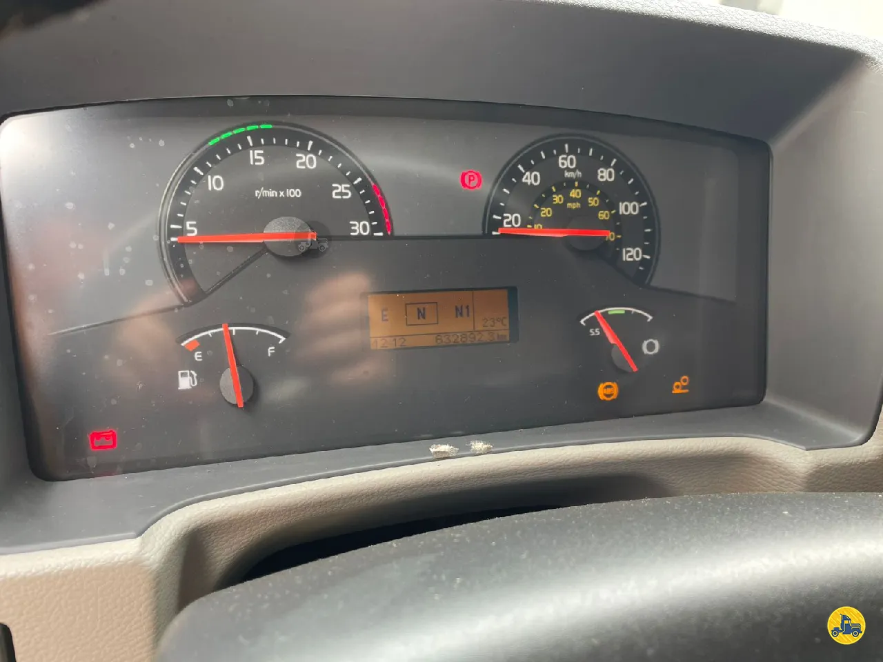 Foto 15 - Volvo VM 330 2021