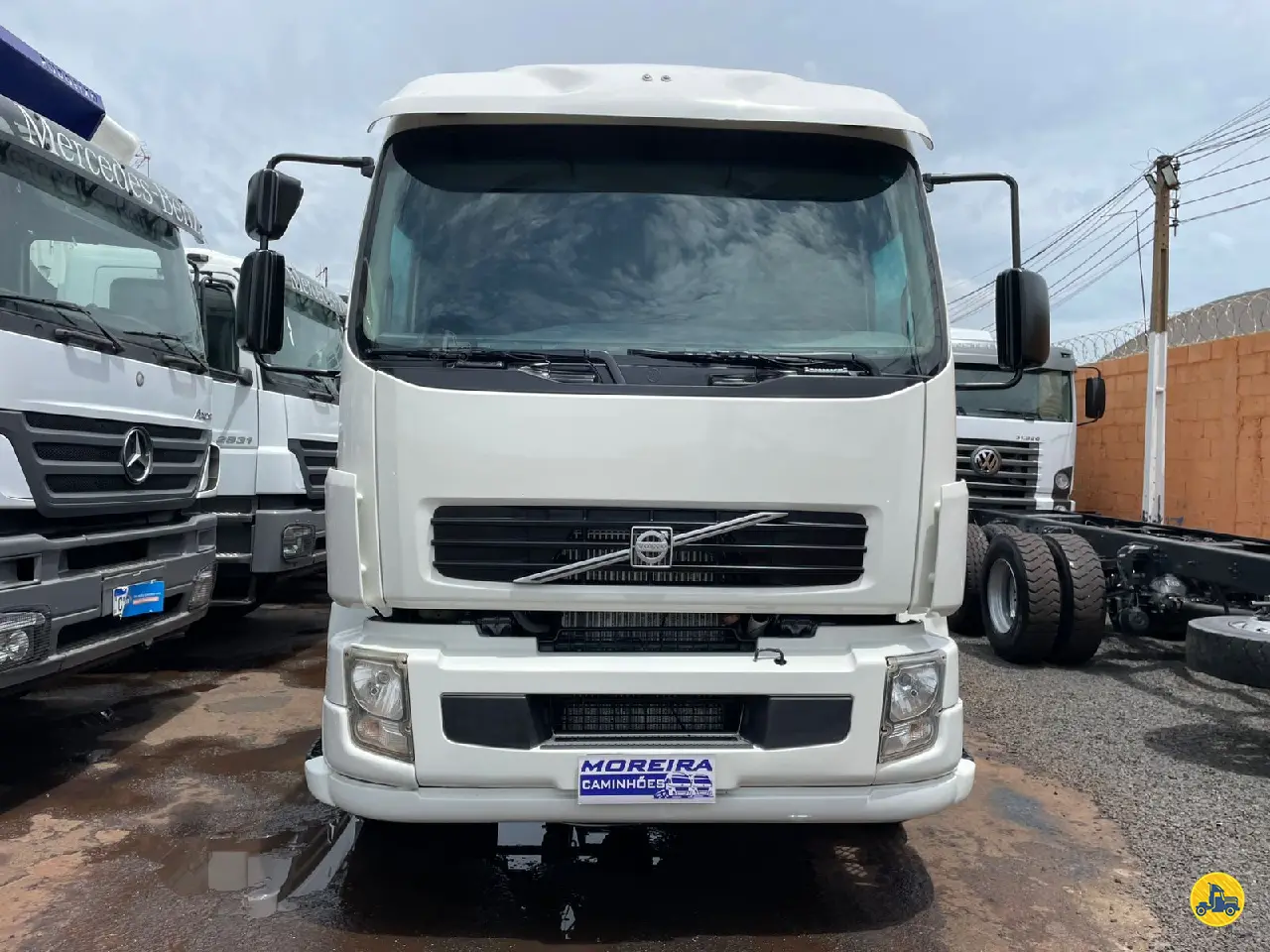 Foto 2 - Volvo VM 260 2010