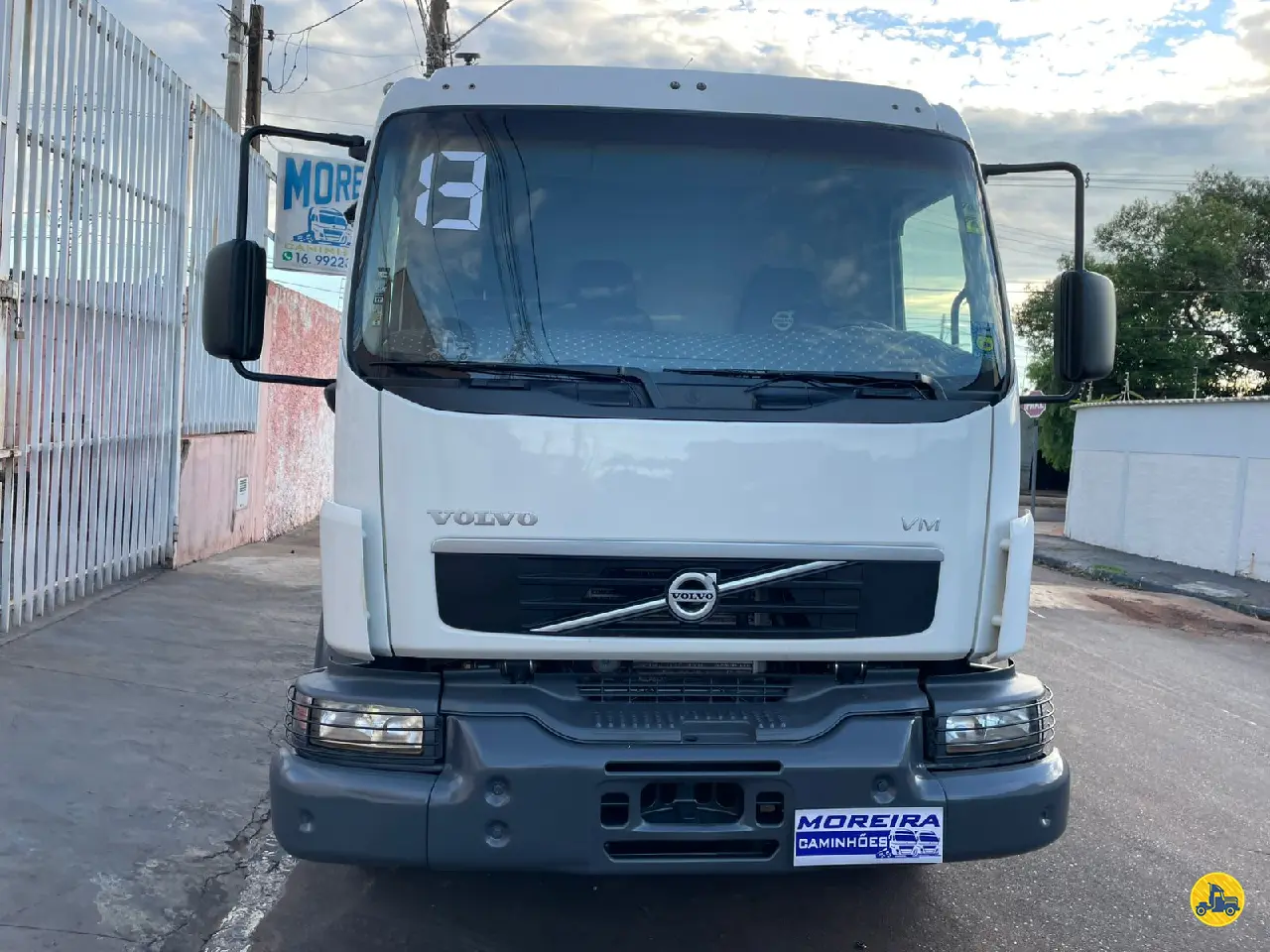 Foto 2 - Volvo VM 270 2013
