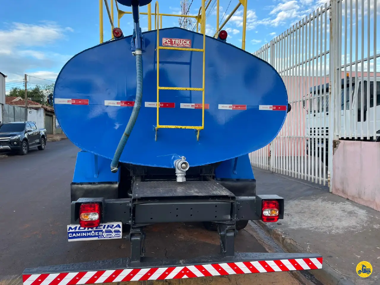 Foto 5 - Volvo VM 270 2013