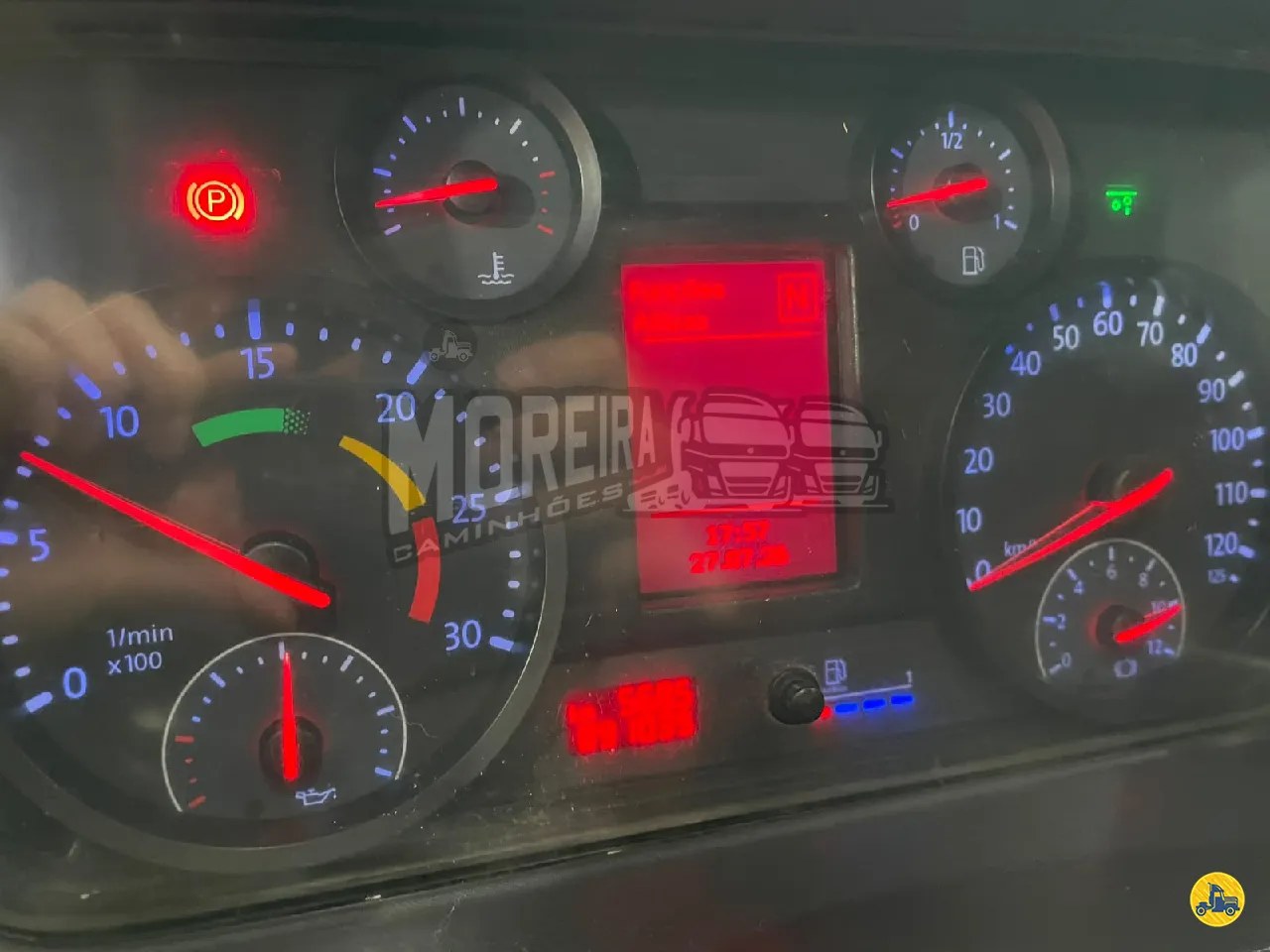 Foto 14 - Volkswagen Constellation 25.420 2016