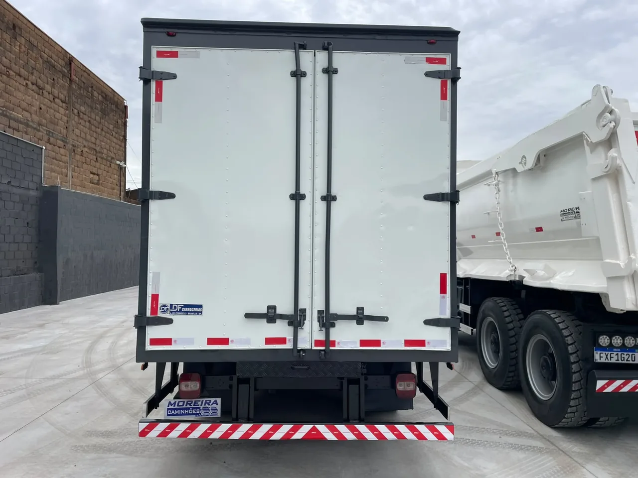 Foto 6 - Volkswagen Delivery 8.160 2014